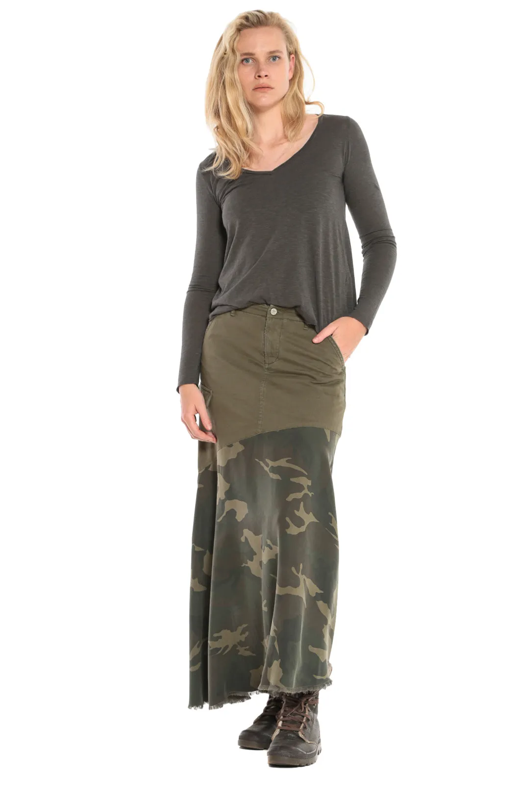 Asymmetric skirt in Olive