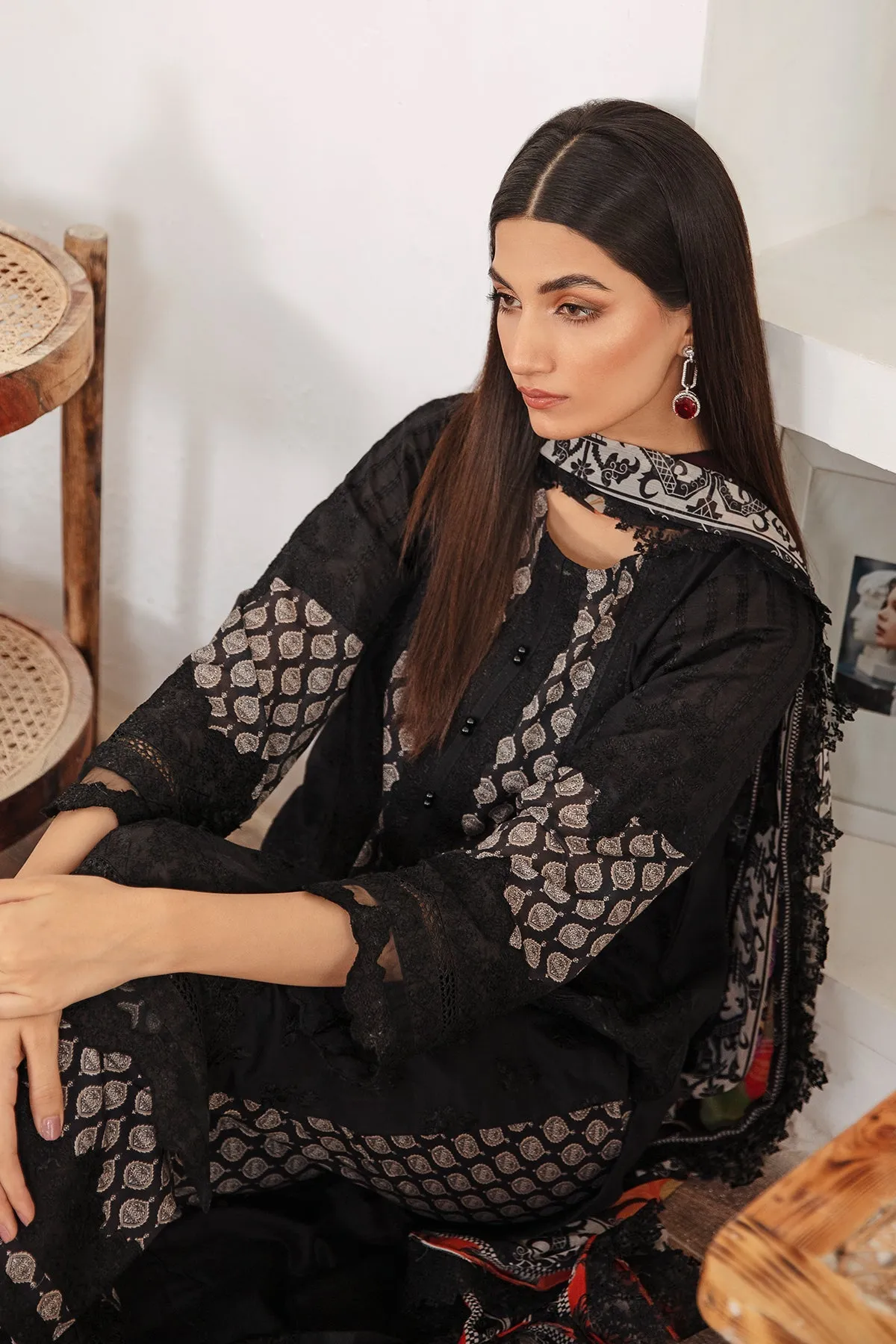 Charizma Monochrome Lawn Collection – CM23-05