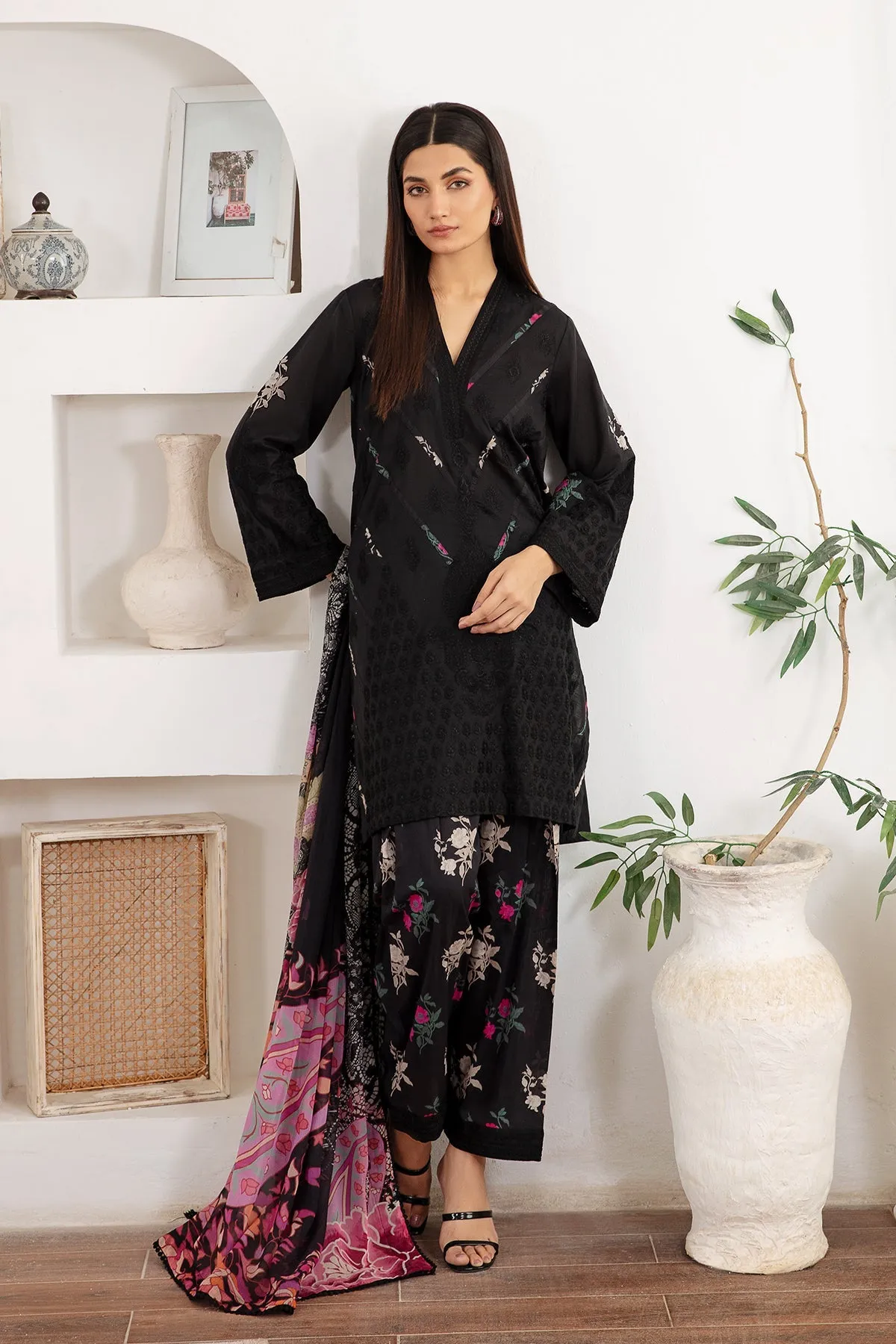 Charizma Monochrome Lawn Collection – CM23-07