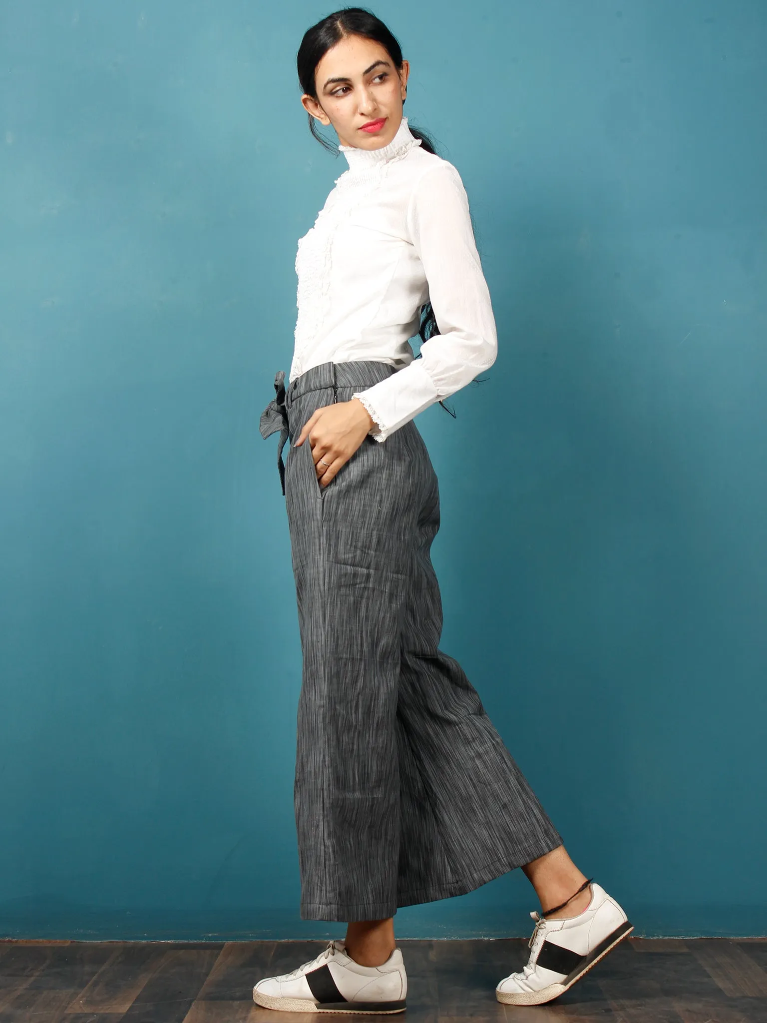 Grey Black Hand Woven Ikat Culottes Trousers With Belt- T032F1245