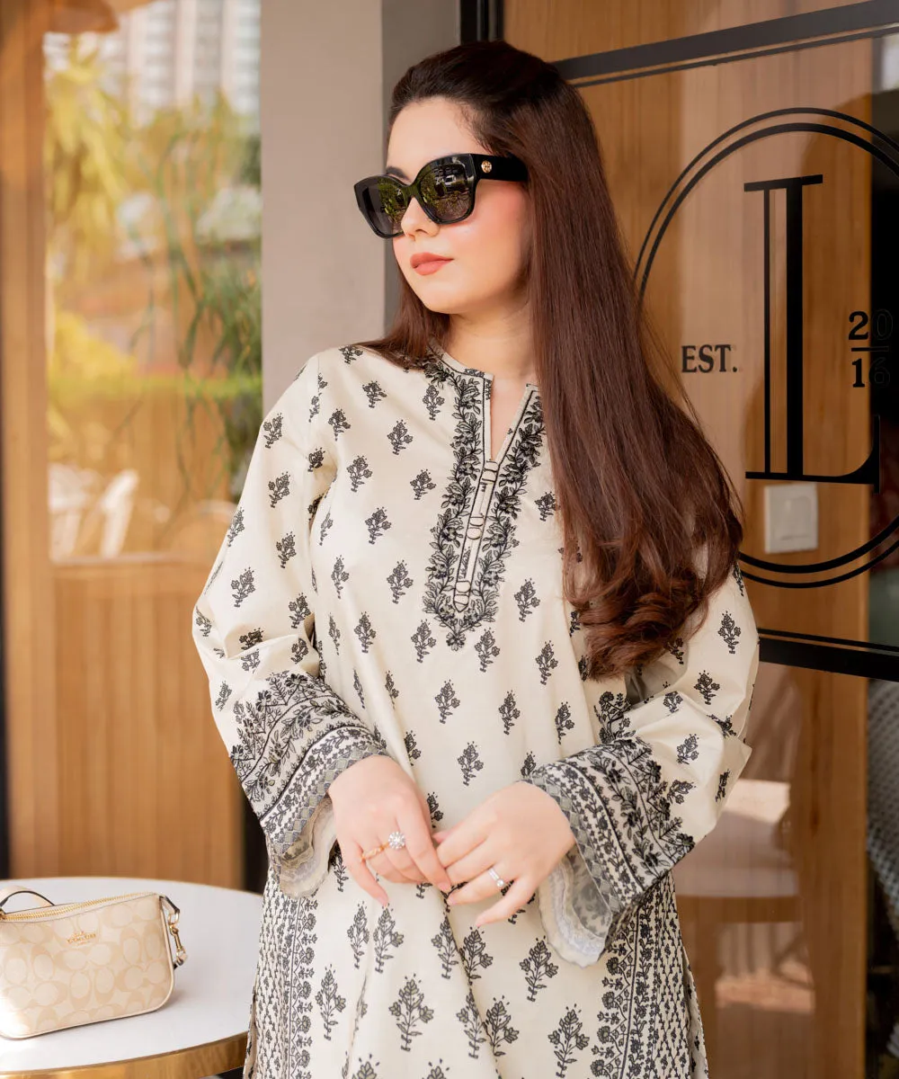 Monochrome '24-3 Piece - Embroidered Lawn Suit - 0U3Pebw24V47