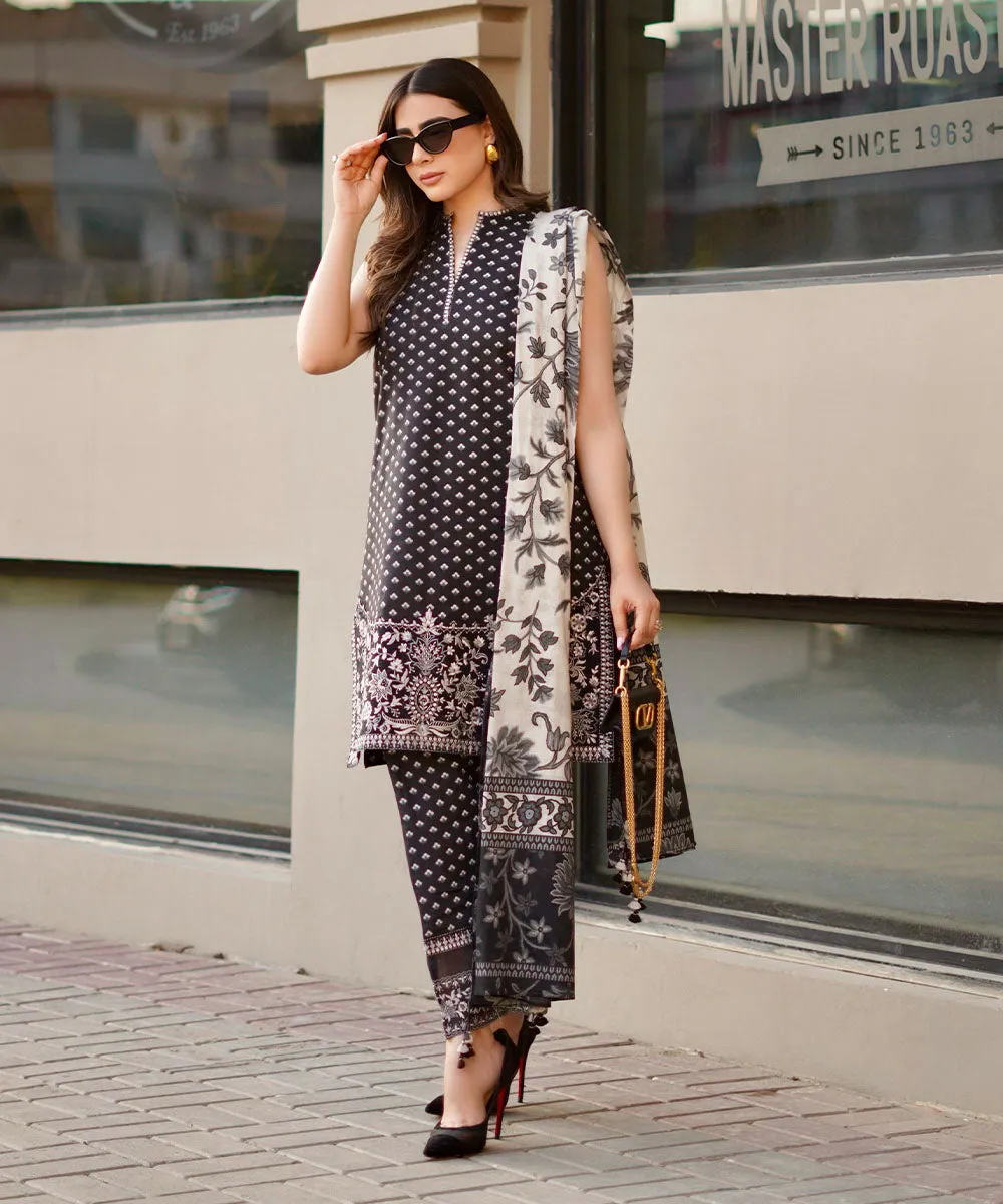 Monochrome '24-3 Piece - Embroidered Lawn Suit - 0U3Pesg24V48