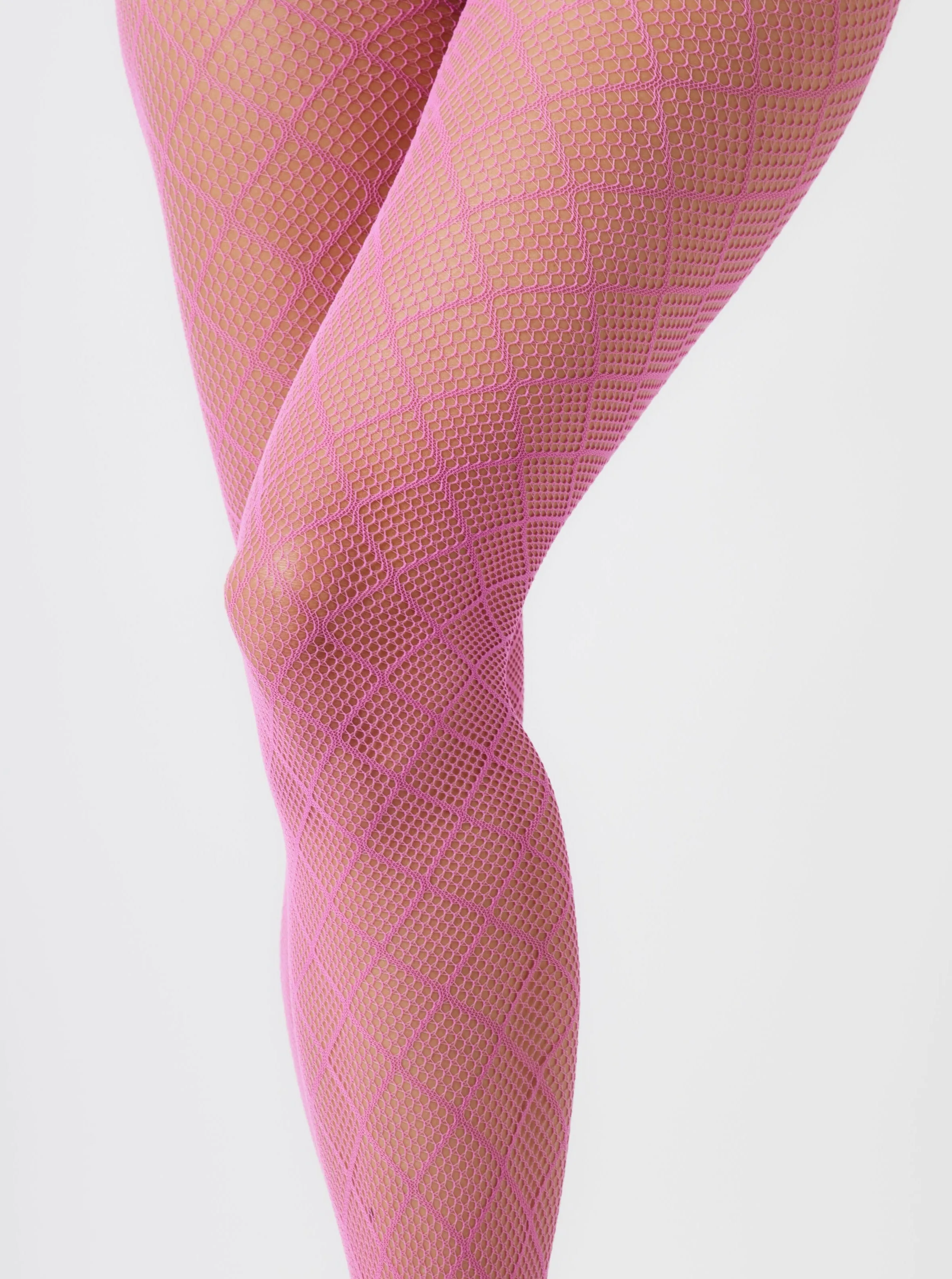 Oversized Fishnet Tights in Purple