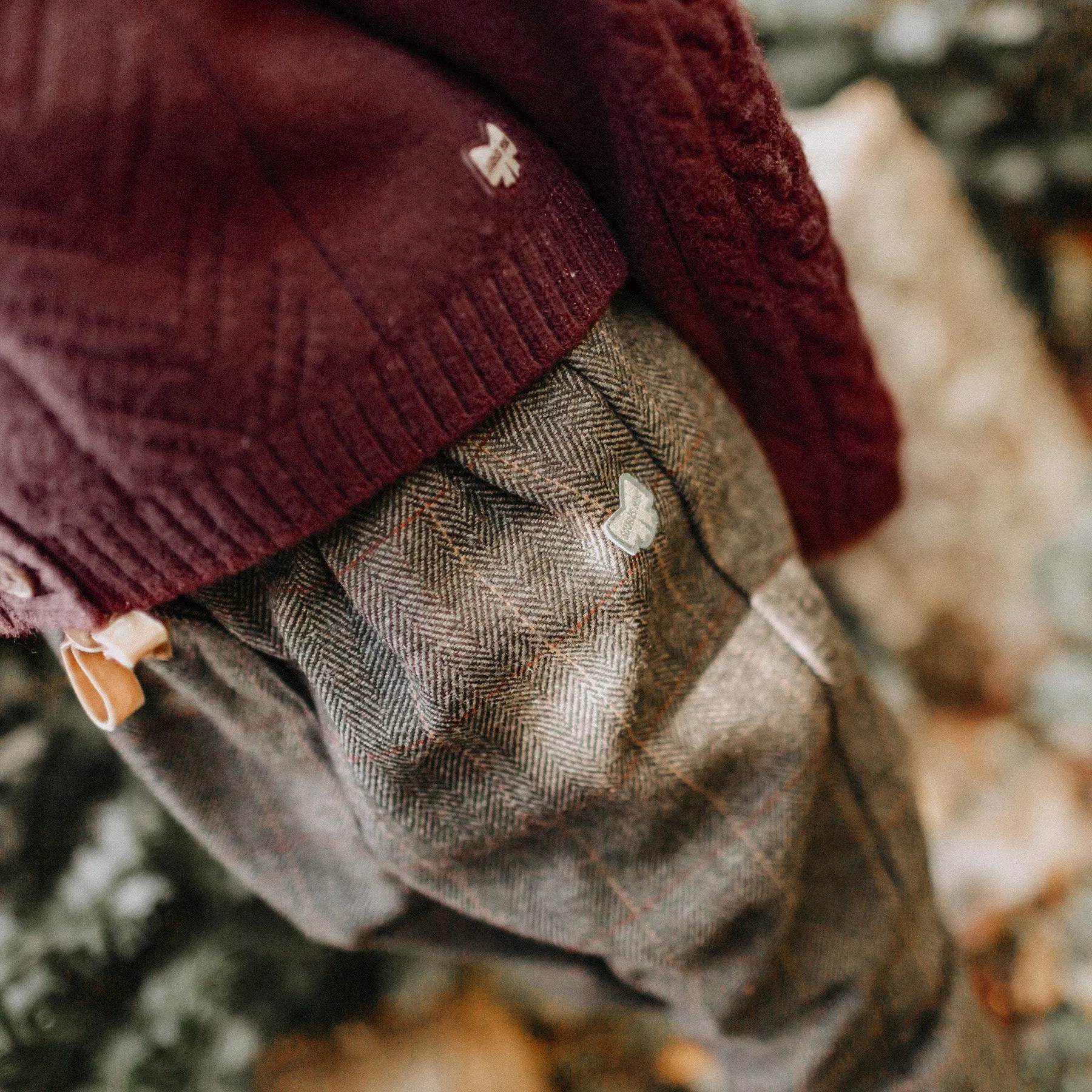 Pantalon 7/8 « coupe mom » en tweed à chevrons, enfant
 || Mom cut 7/8 pants in herringbone tweed, child