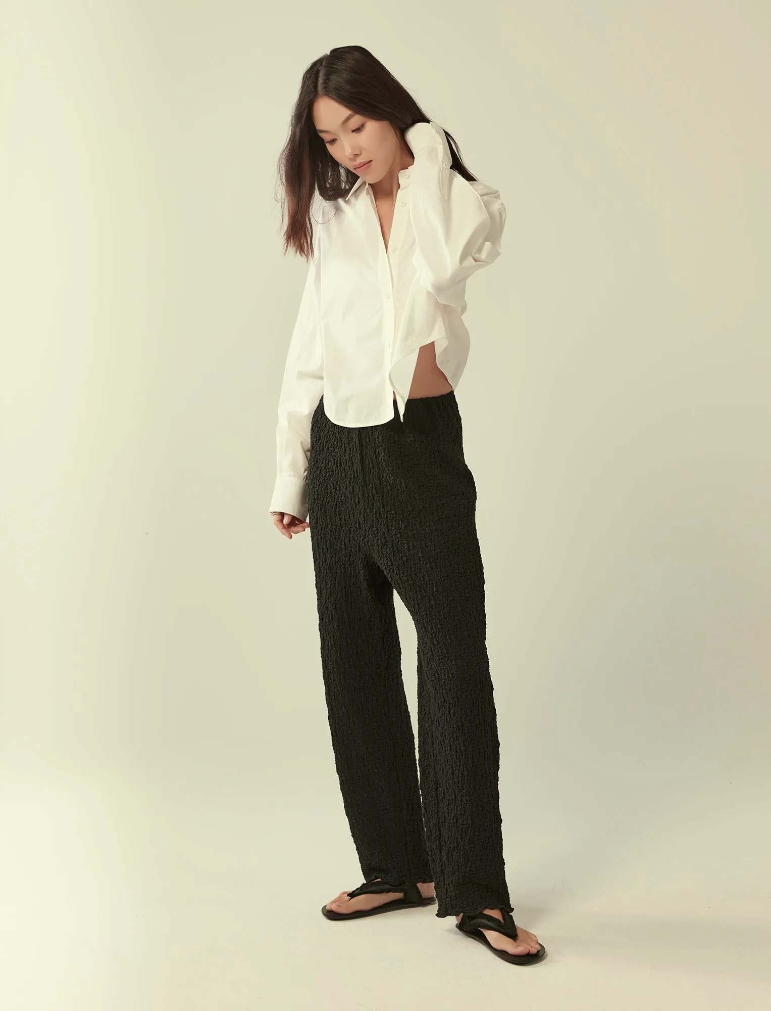 straight-leg crinkled trousers