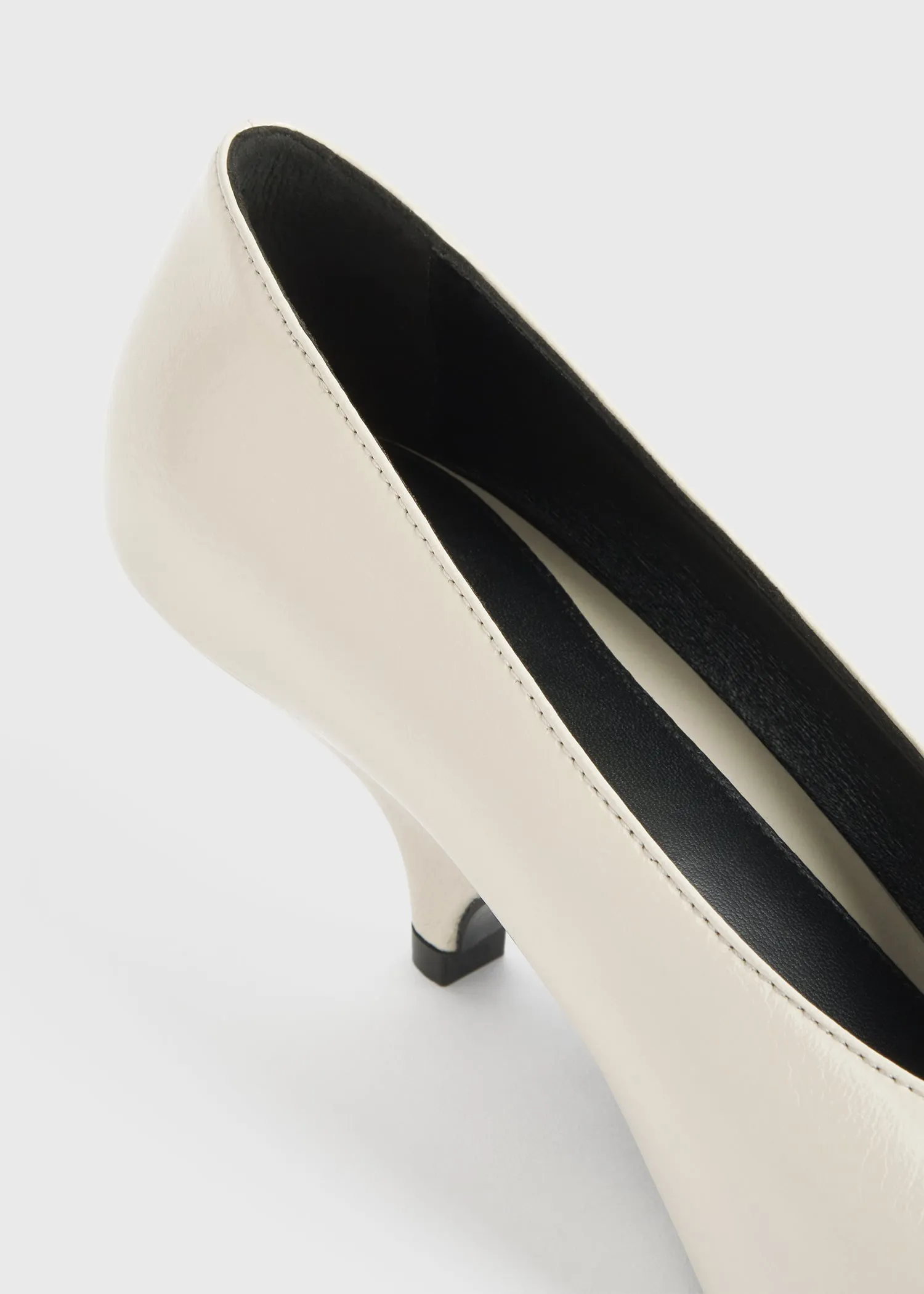 The Wedge-Heel Pump bleached sand