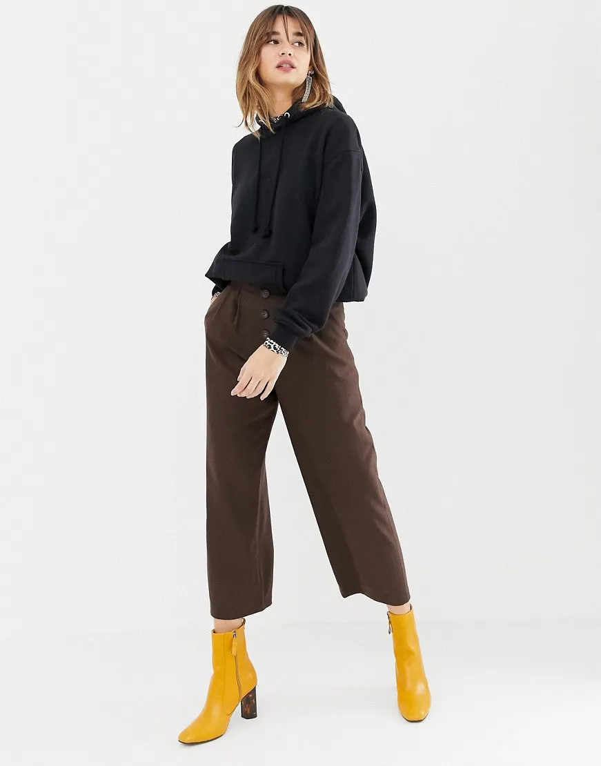 Wide leg trouser with button detailing