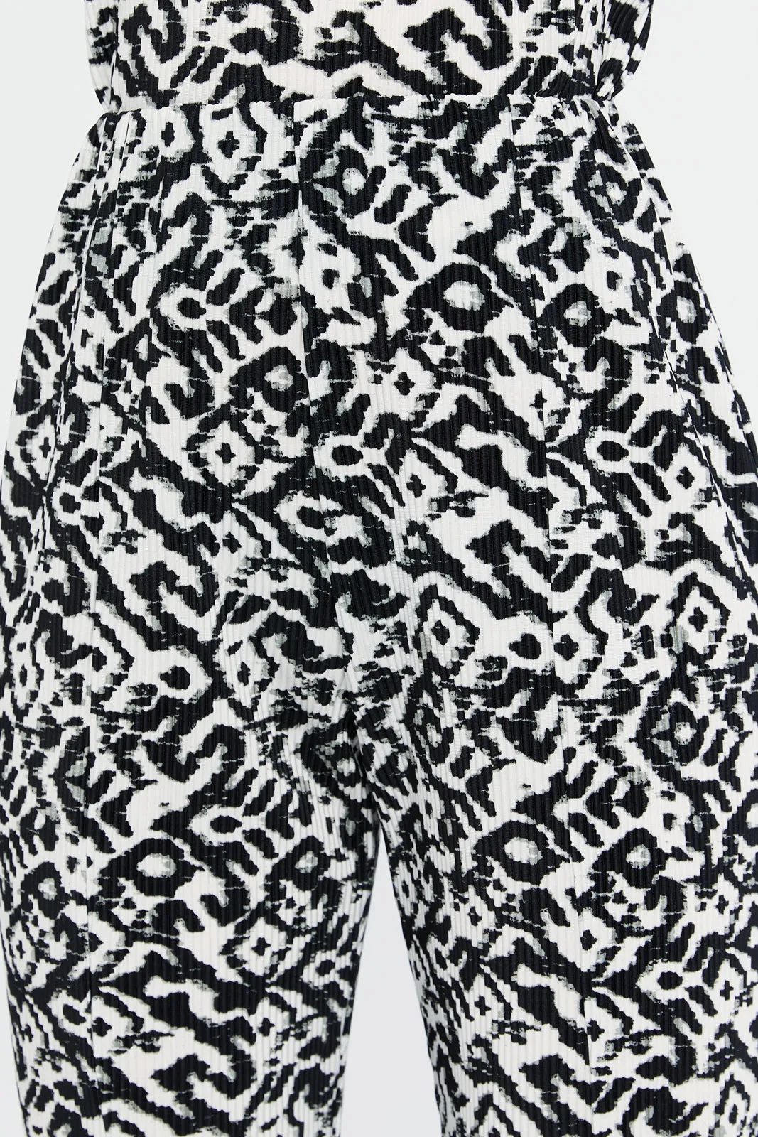 Women Black And White Printed Plisse Wide Leg Trouser