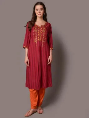 Women Fuchsia Embroidered Kurta With Trouser