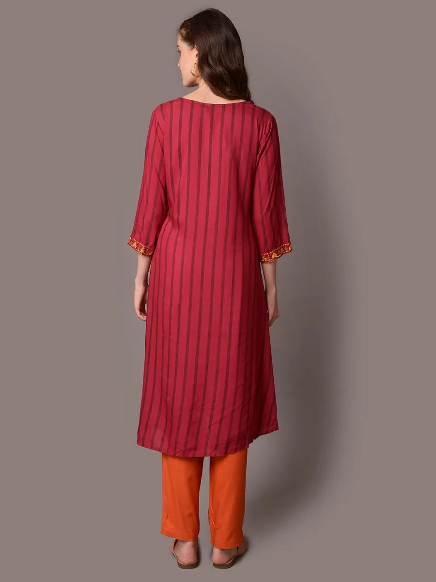 Women Fuchsia Embroidered Kurta With Trouser