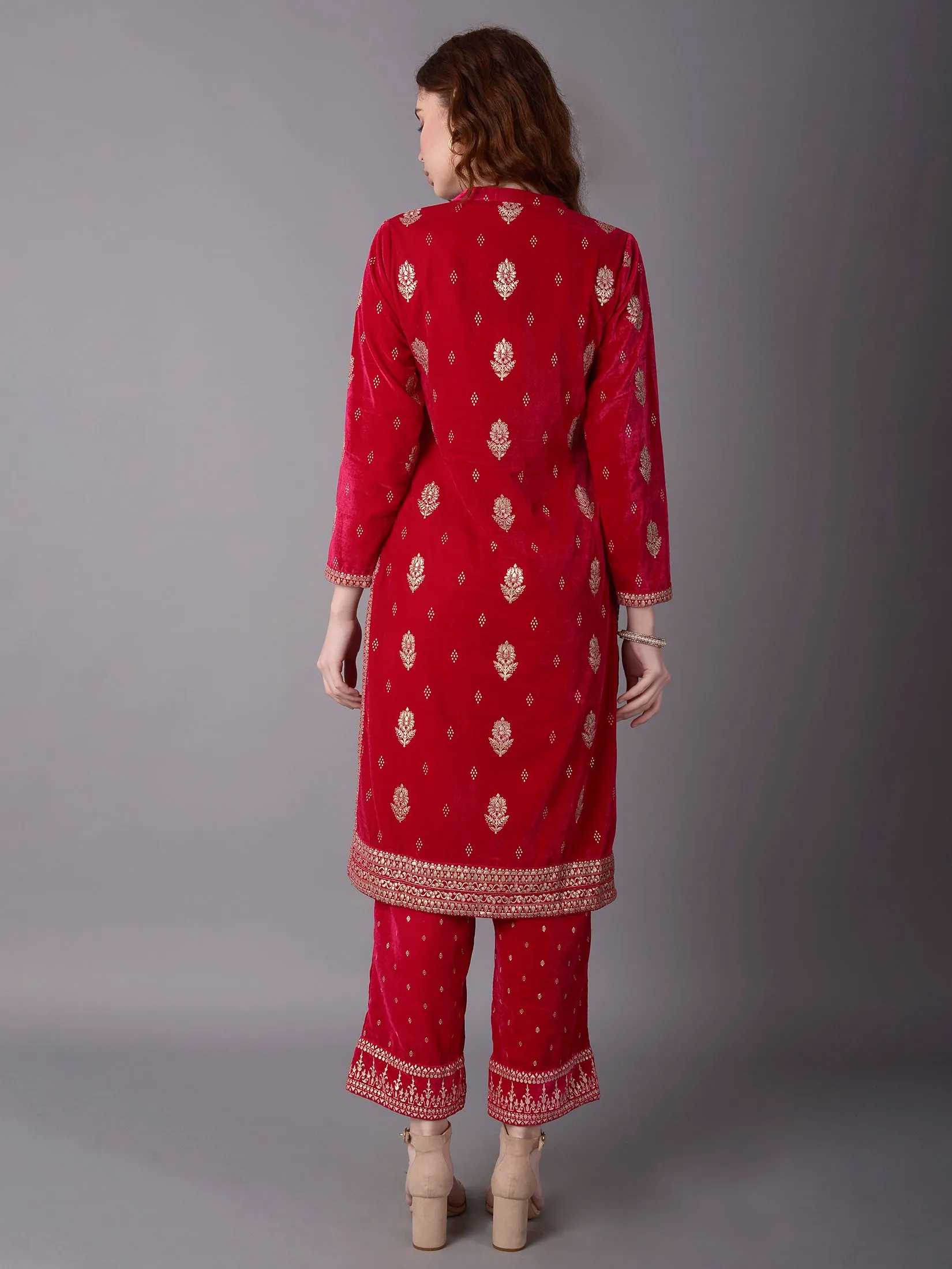 Women Fuchsia Floral Printed Kurta With Trouser