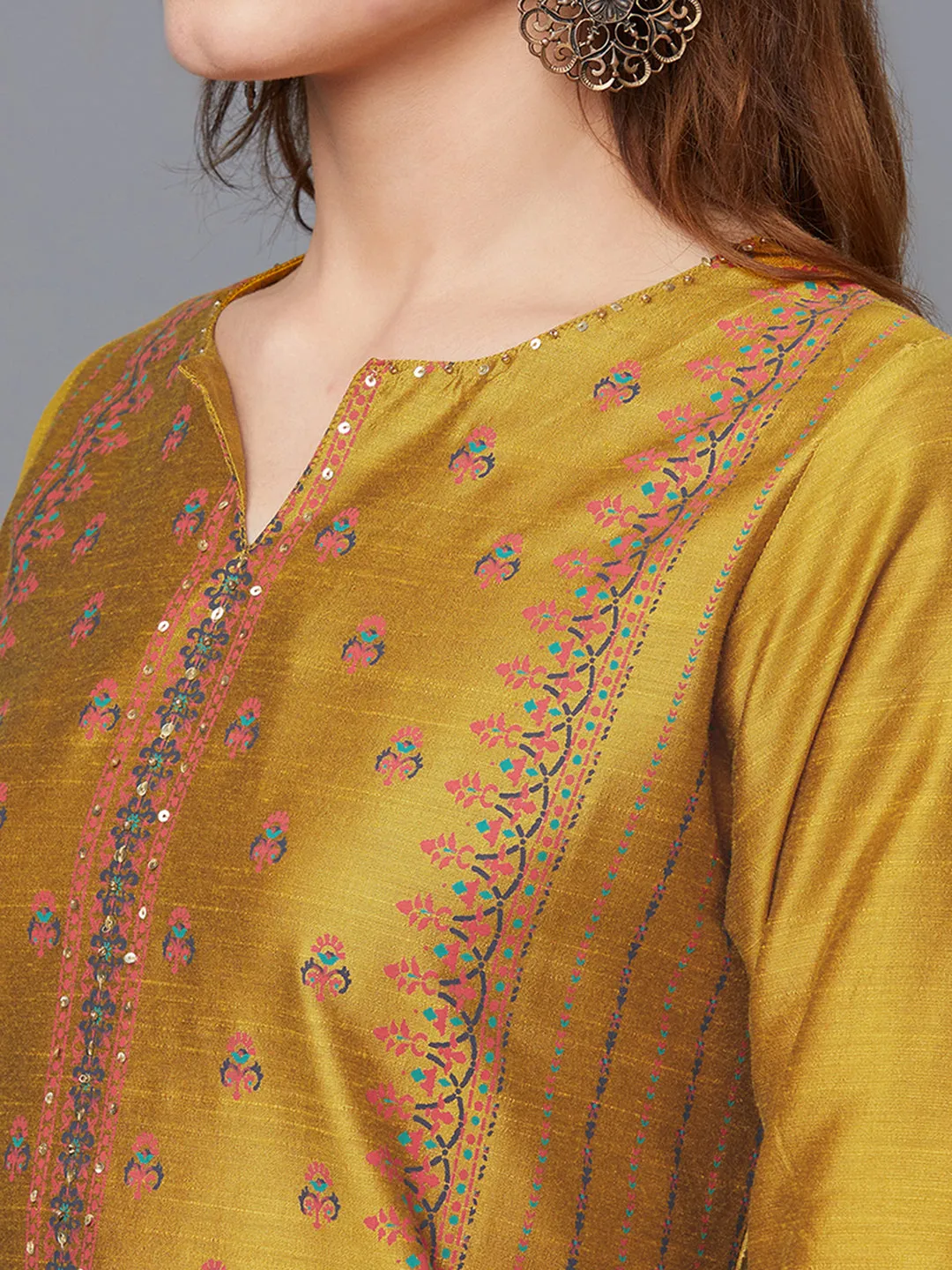 Women Ornamental Print Kurta With Trouser