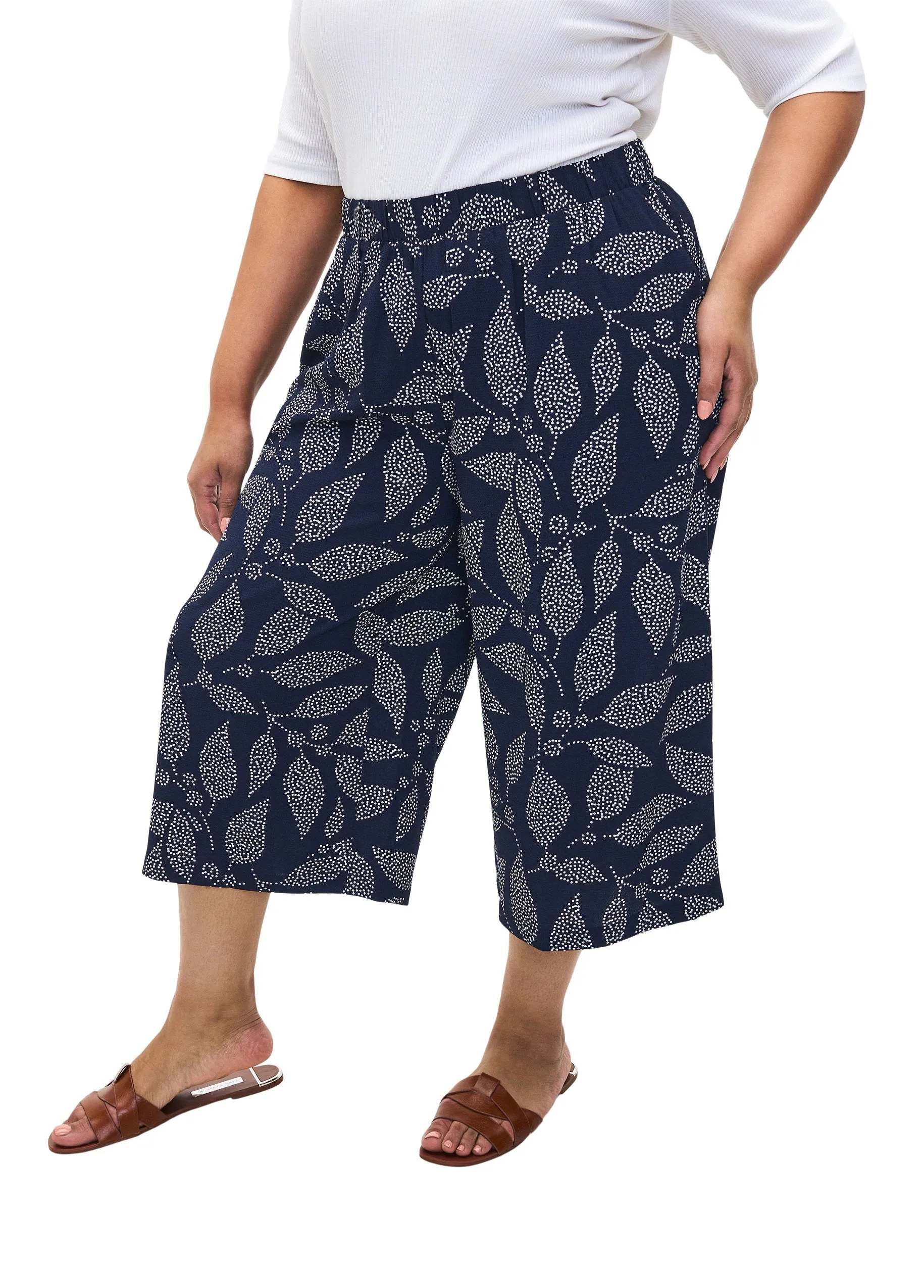 Zizzi Leaf Print Culottes in Navy